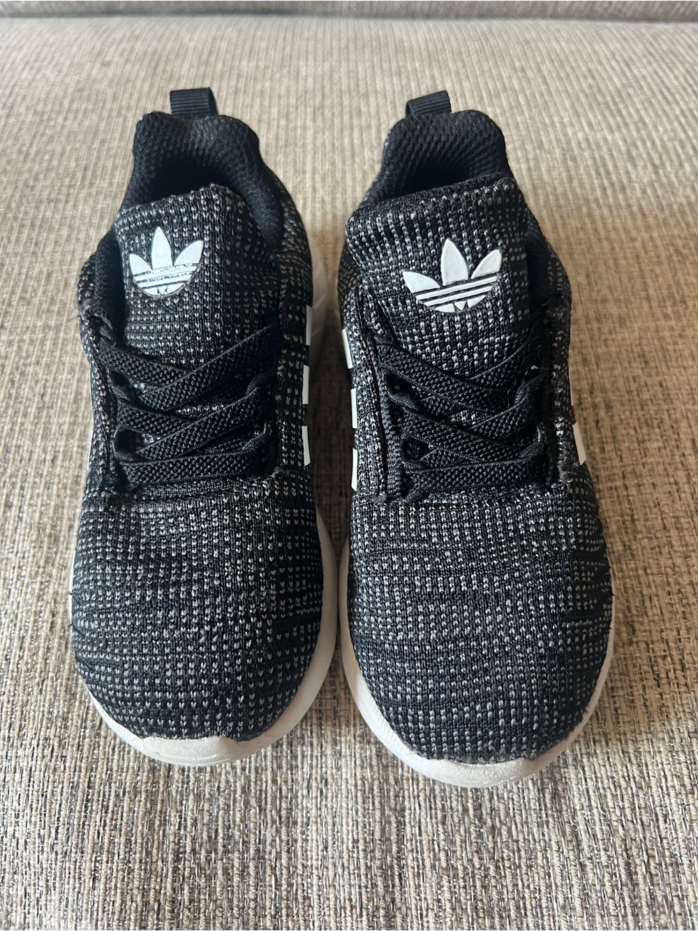 adidas Kids Black and White Sneaker size 9c